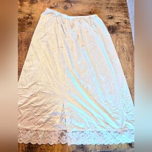 Vintage Lorraine Cream Half Slip Lace Hem Antron Nylon Size Medium